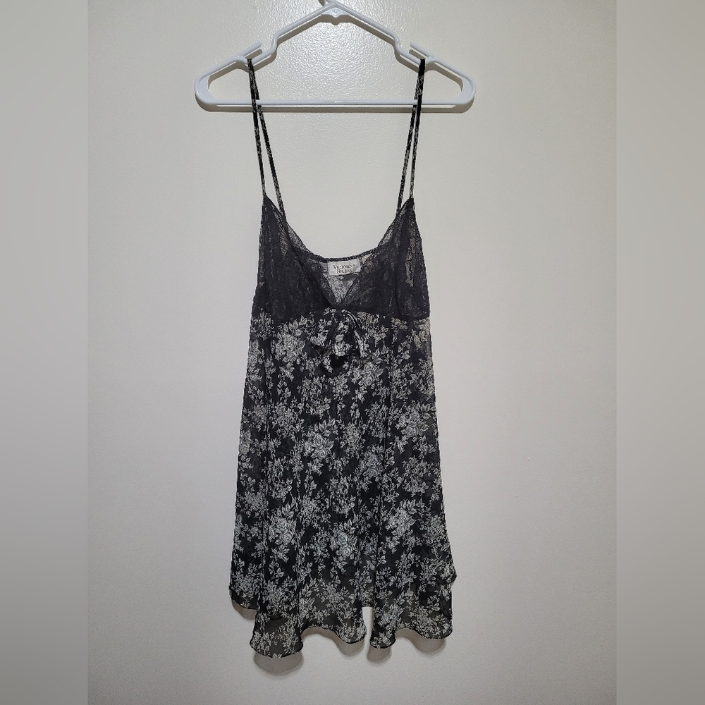 Vintage Victoria's Secret Black and White Floral Camisole Large